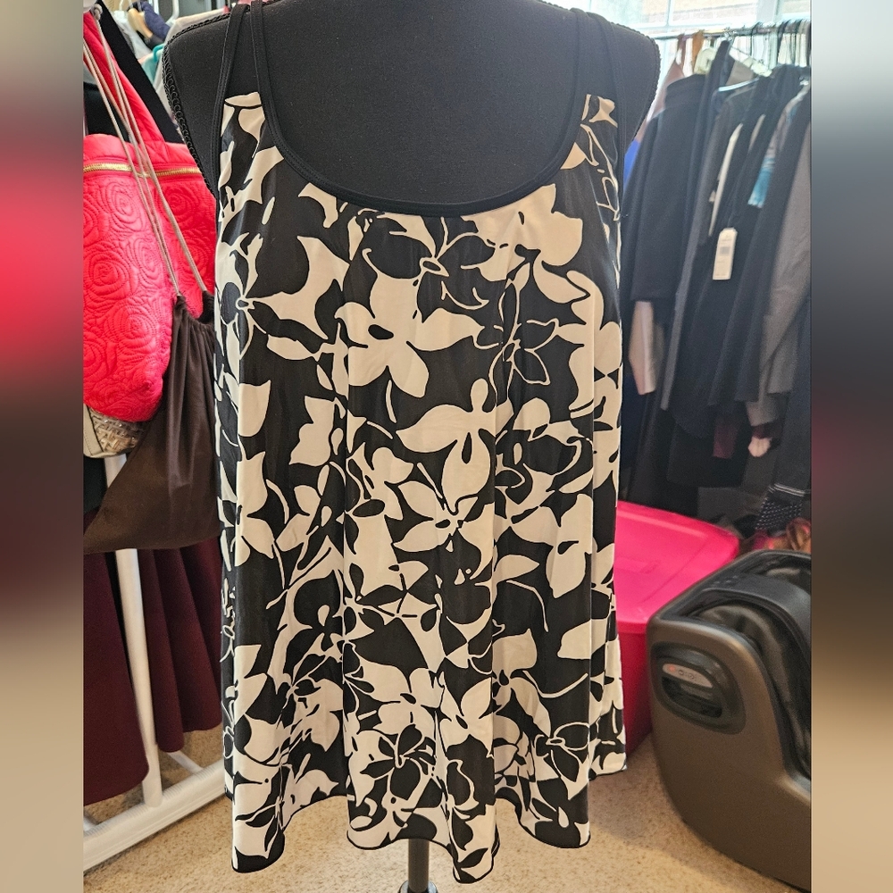 Floral Black and White Women's Adjustable Strap Swimsuit Top Size 2XL
